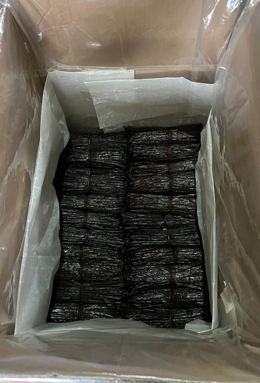 Vanille de Madagascar en gros : guide pour les acheteurs professionnels vanille noire gourmet dans un carton export
